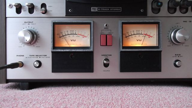 AKAI GX600D